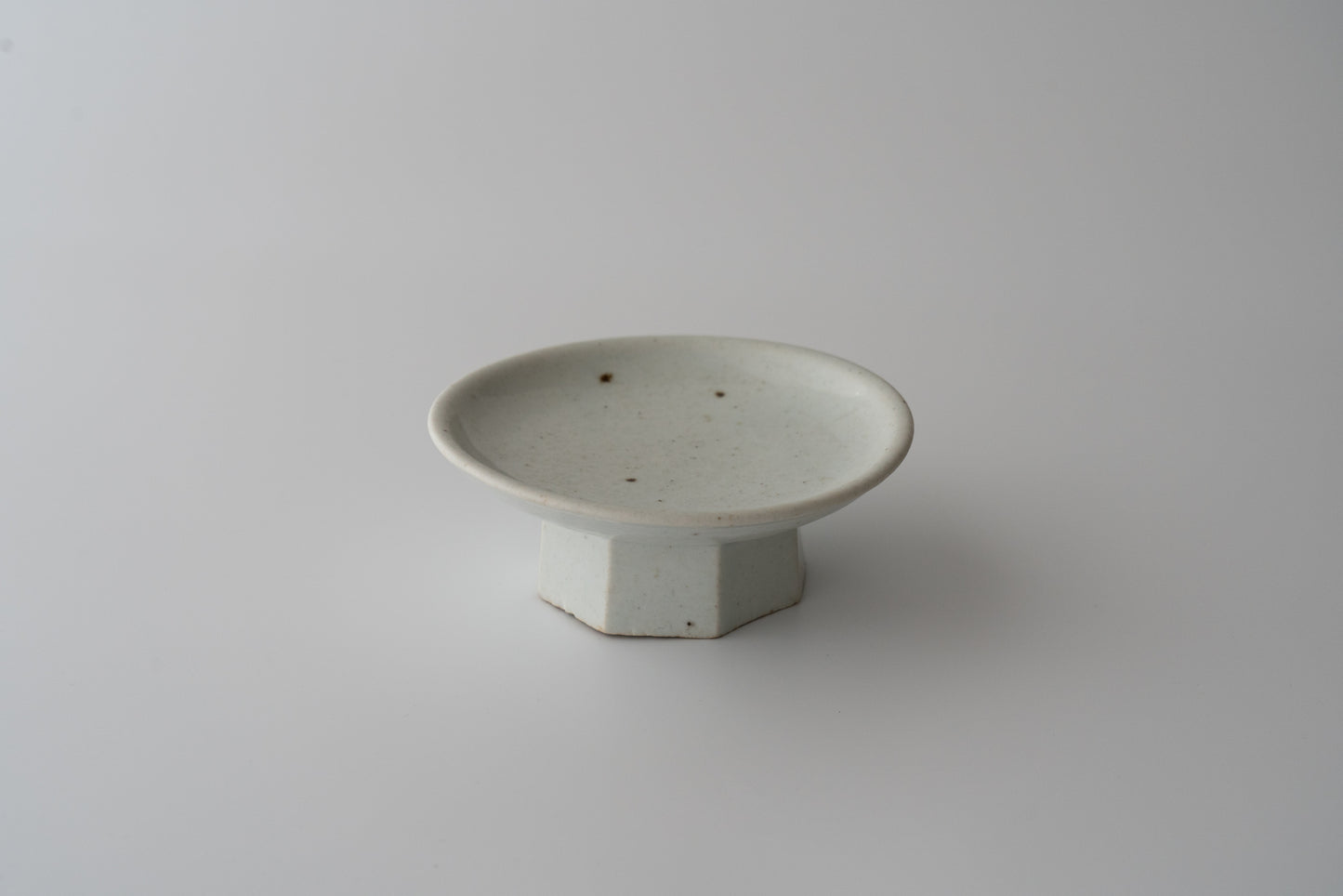 Joseon white porcelain bowl with chamfered base