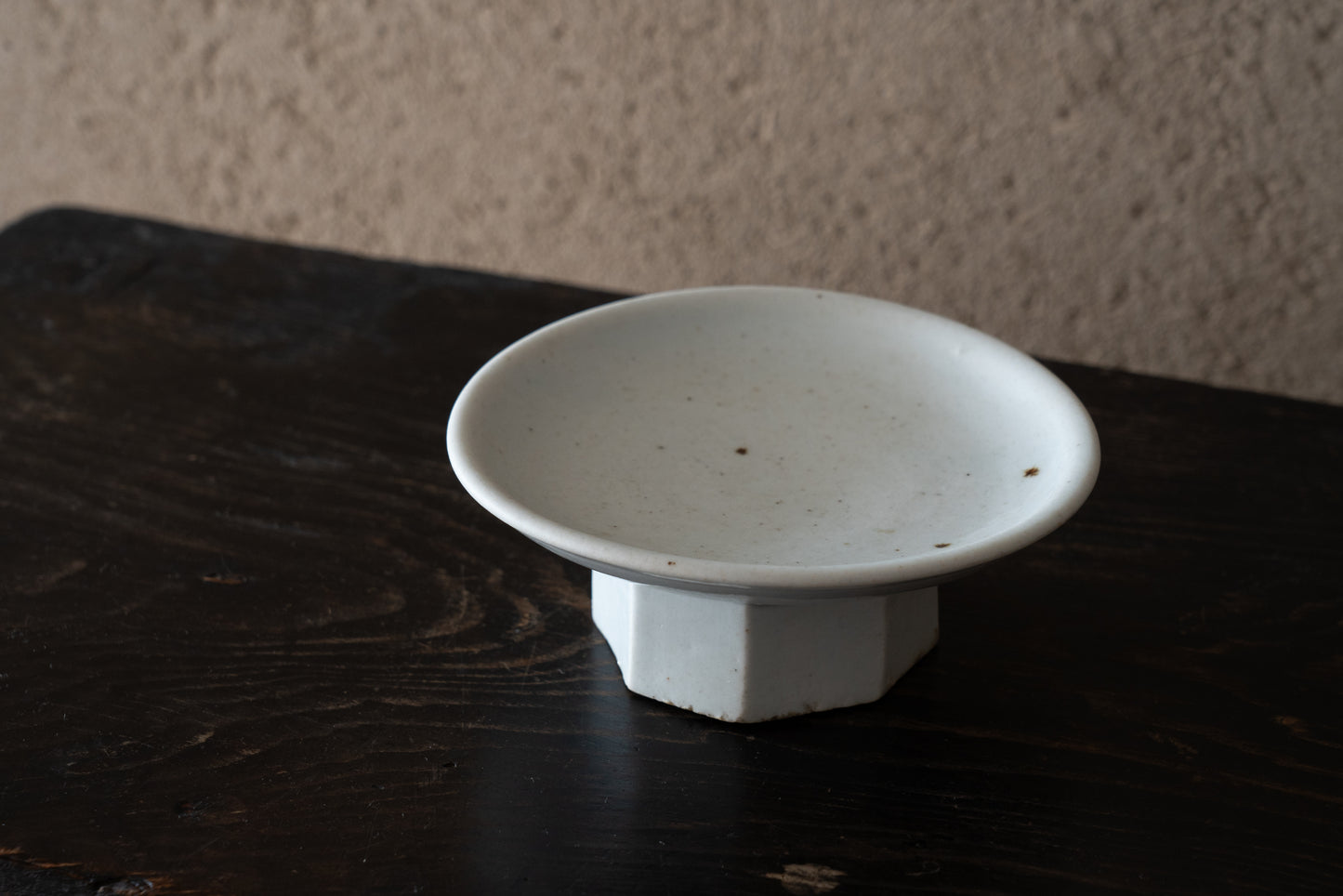 Joseon white porcelain bowl with chamfered base