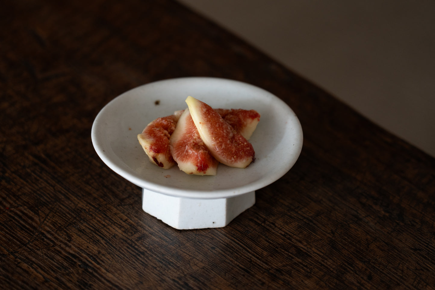 Joseon white porcelain bowl with chamfered base