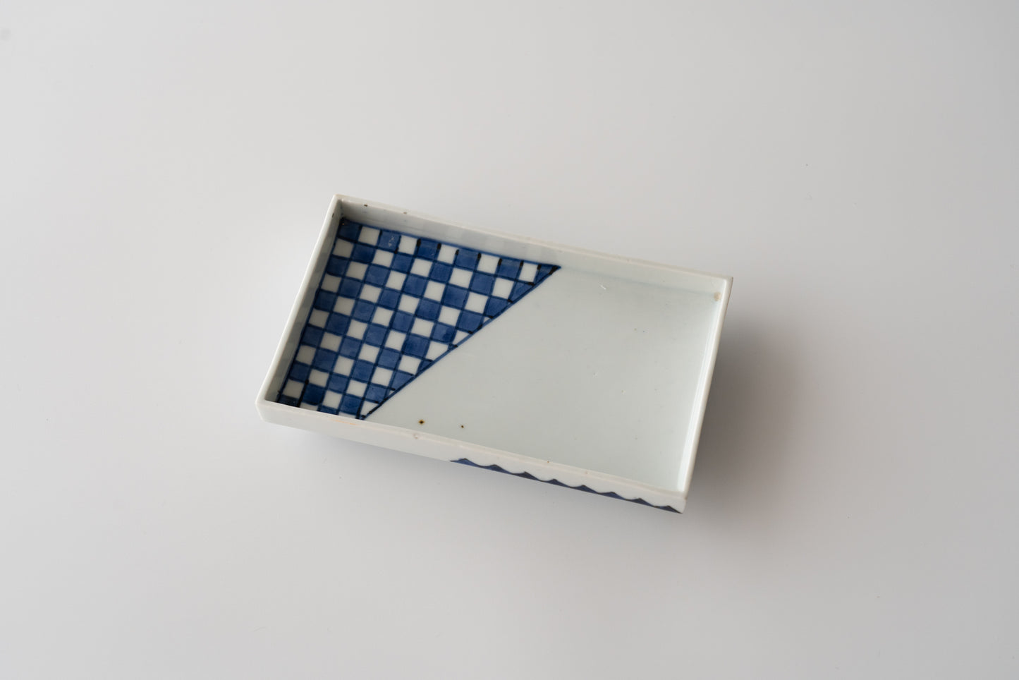 Ai-Kutani checkered pattern square dish
