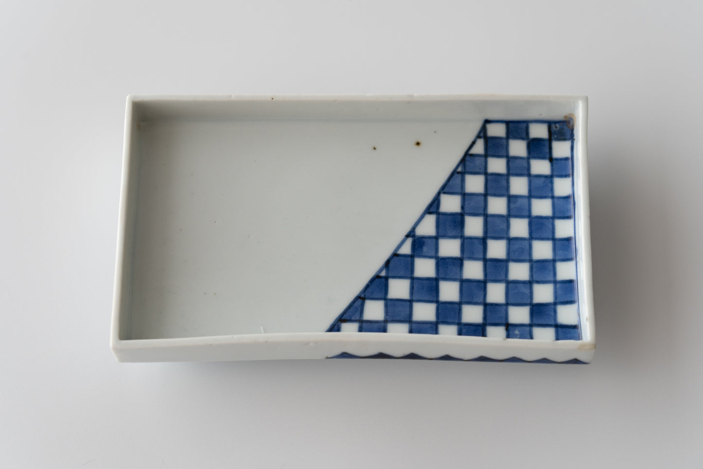 Ai-Kutani checkered pattern square dish