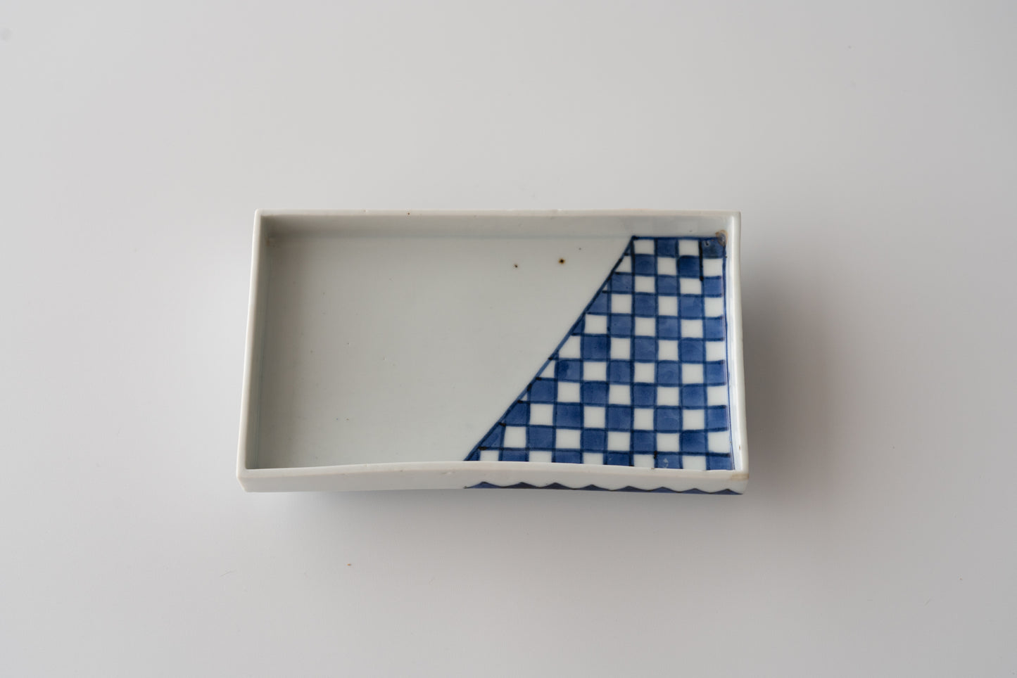 Ai-Kutani checkered pattern square dish
