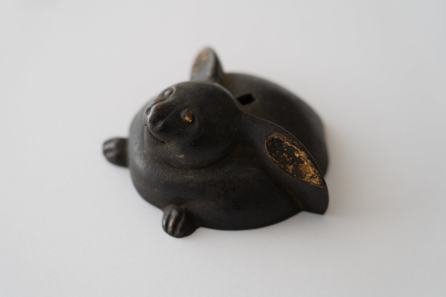 Rabbit Nailhead Cover