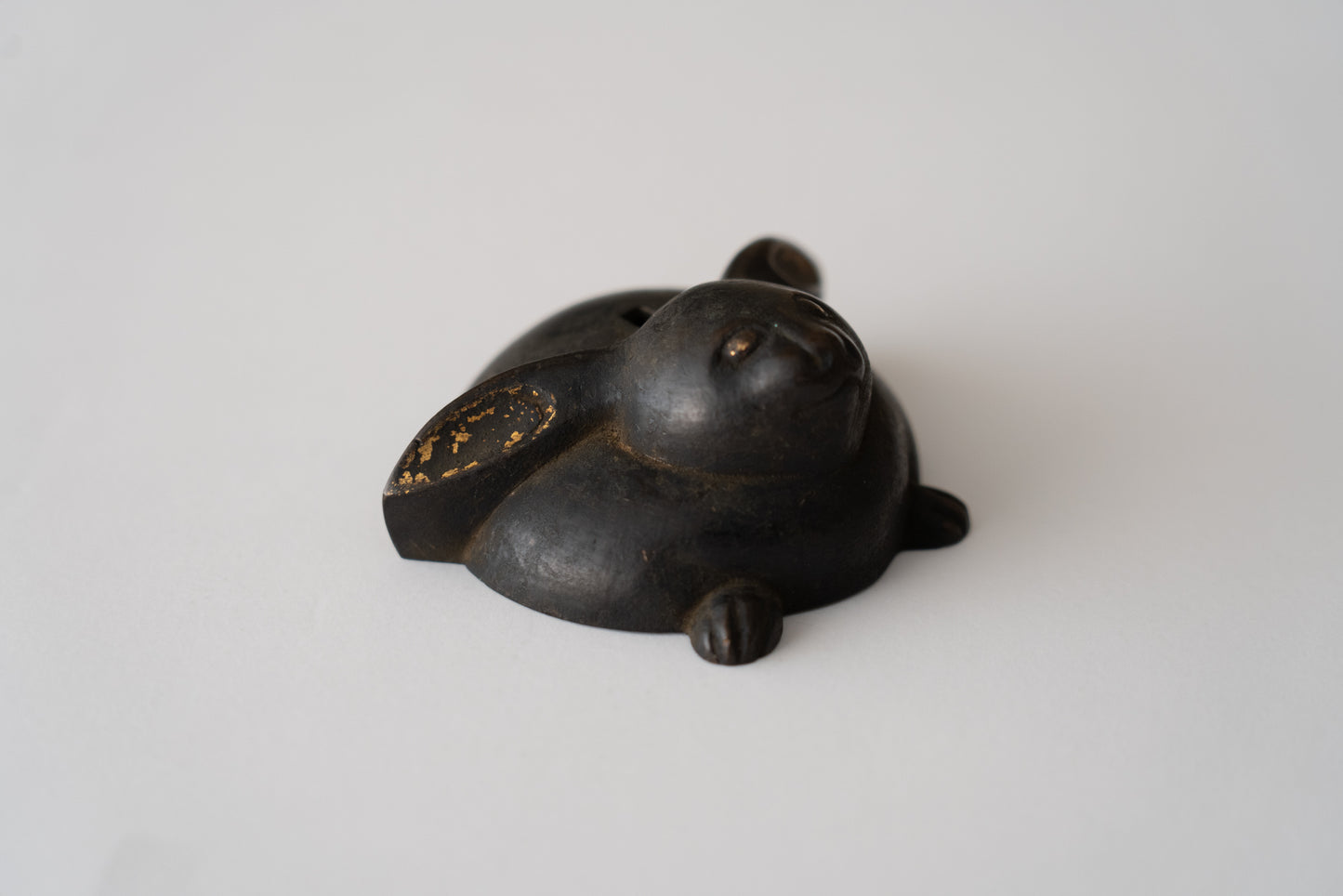 Rabbit Nailhead Cover