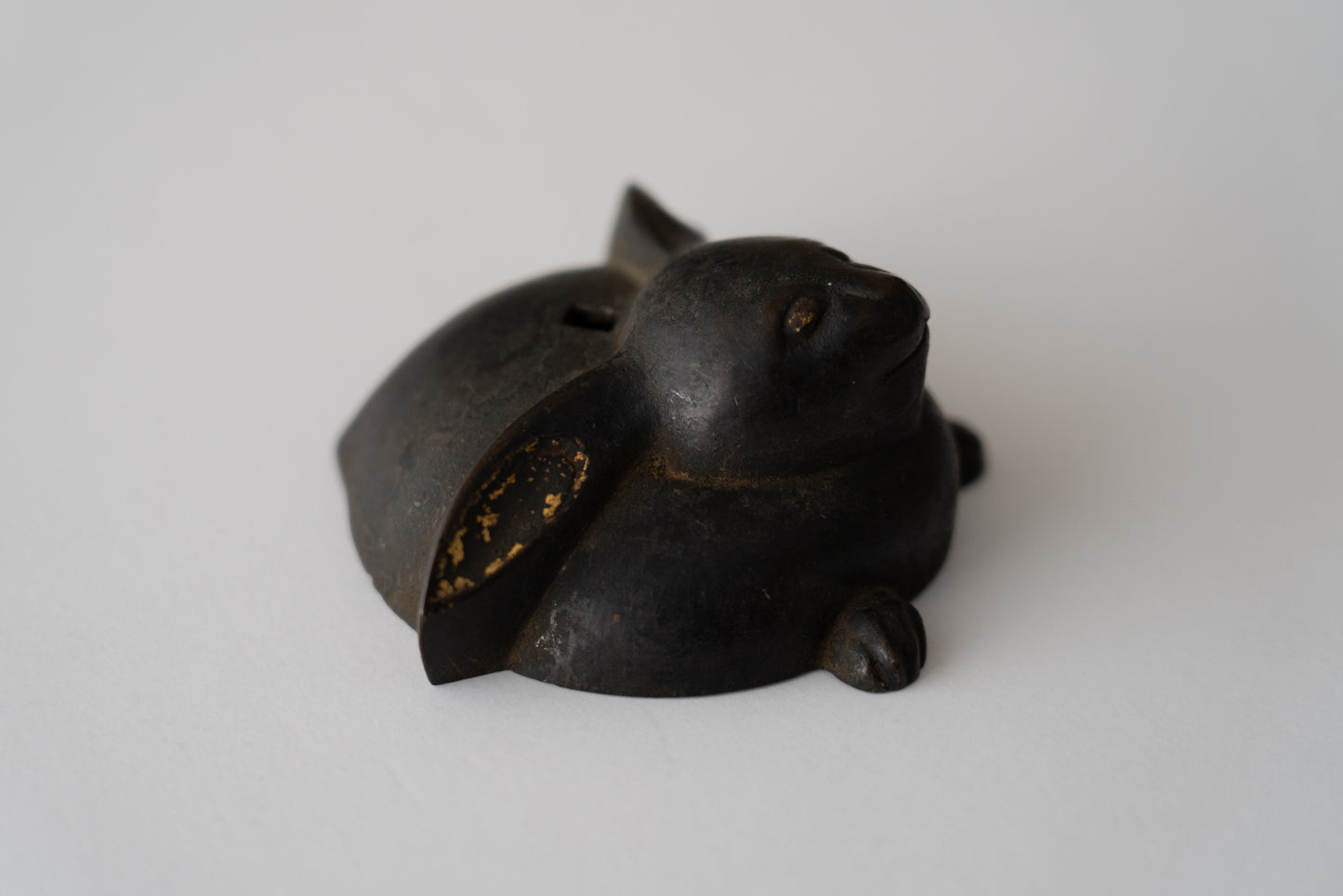 Rabbit Nailhead Cover