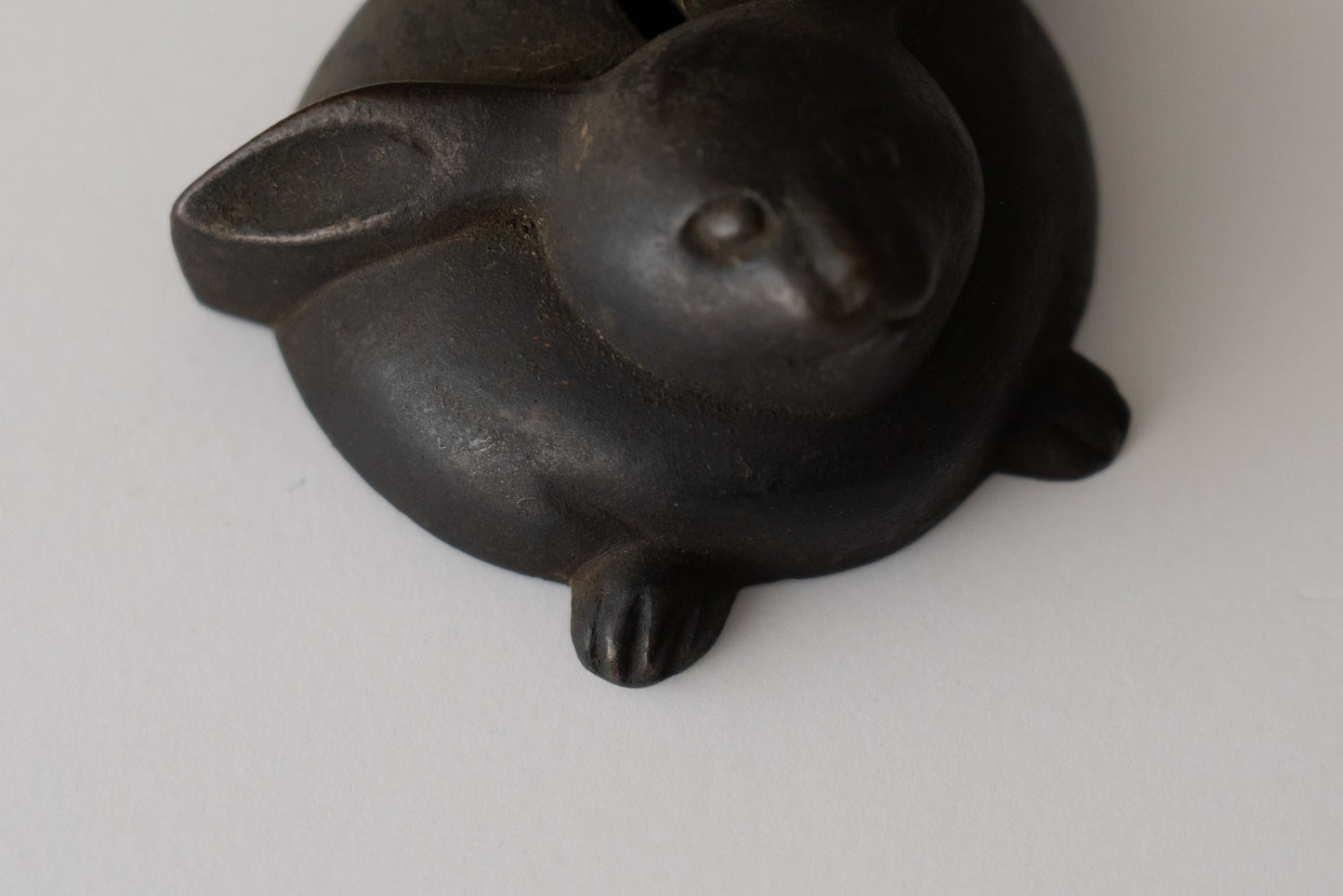 Rabbit Nailhead Cover