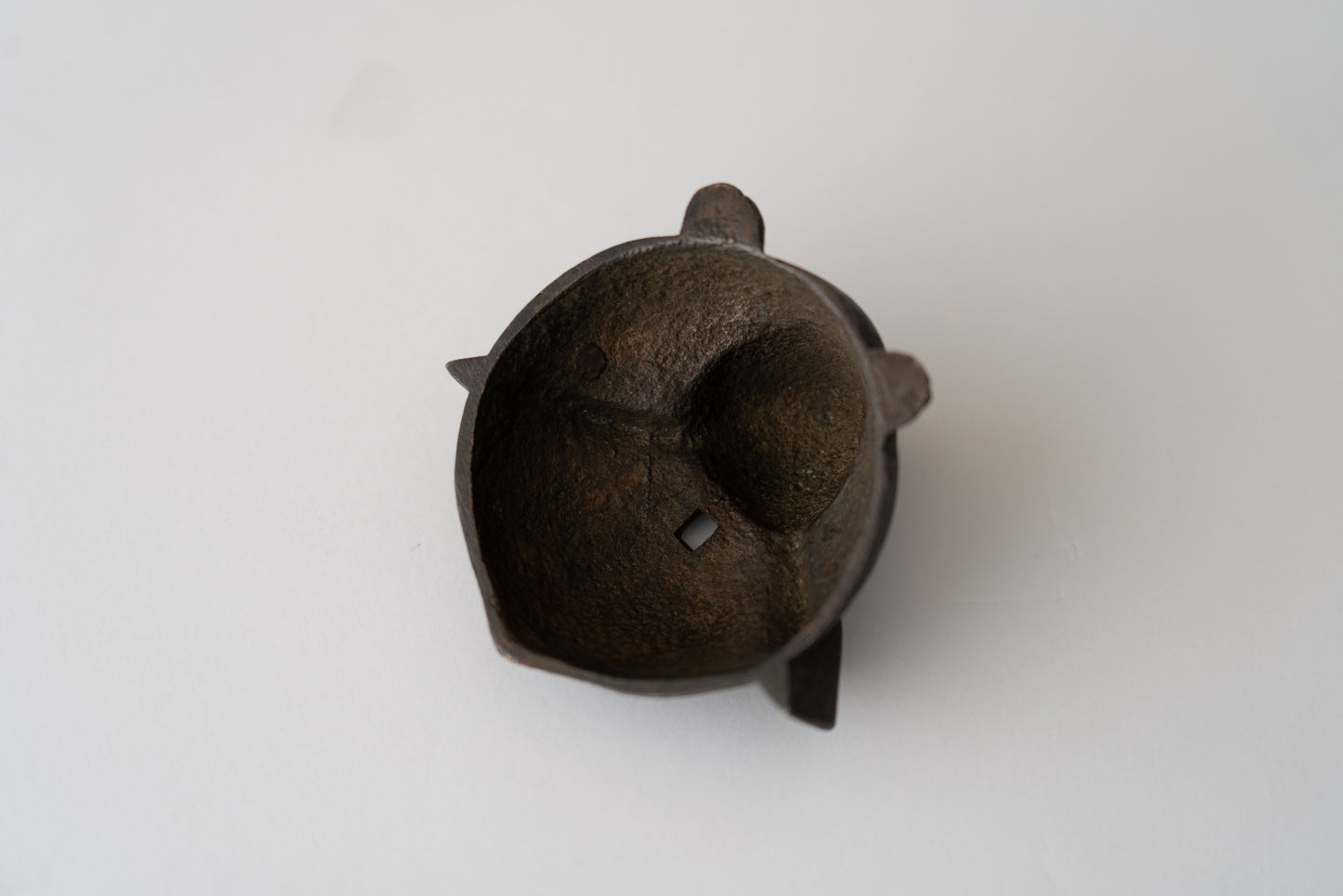 Rabbit Nailhead Cover