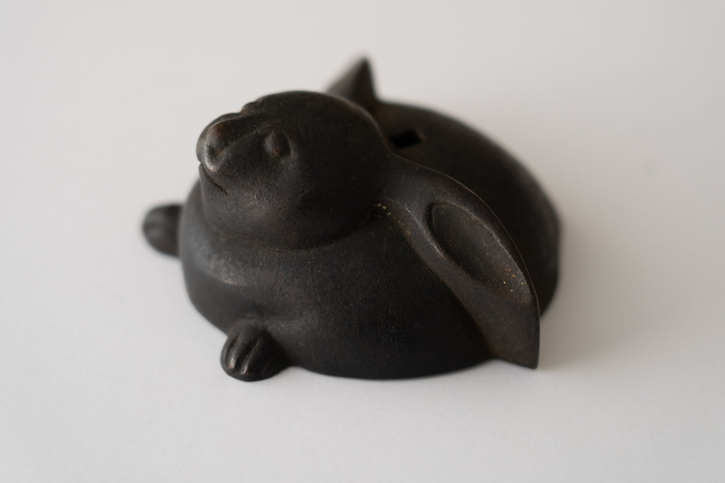 Rabbit Nailhead Cover