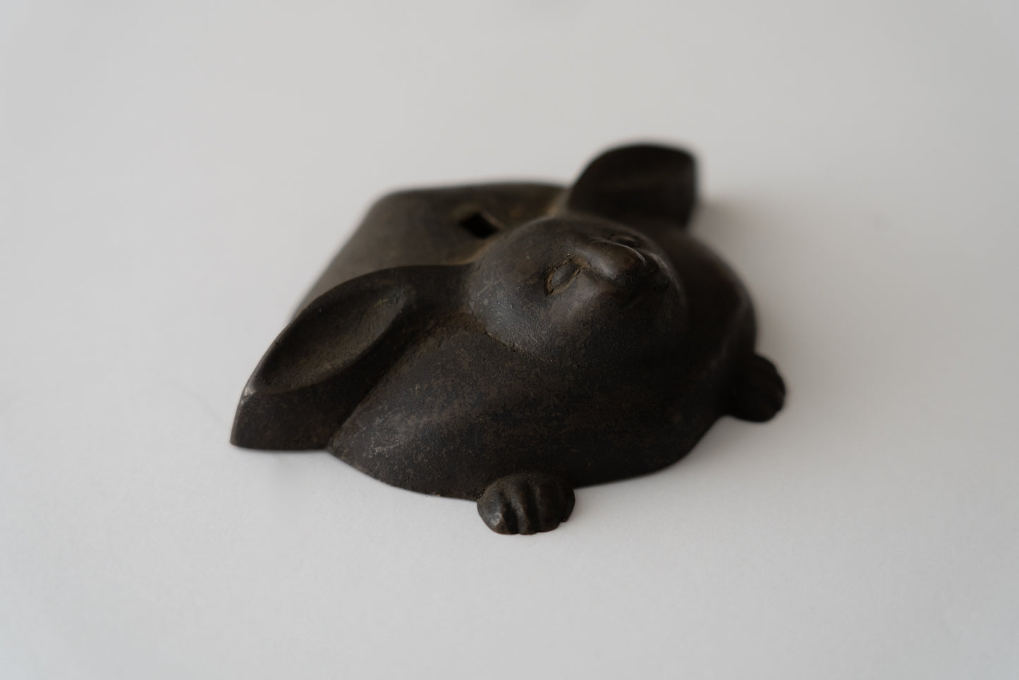 Rabbit Nailhead Cover