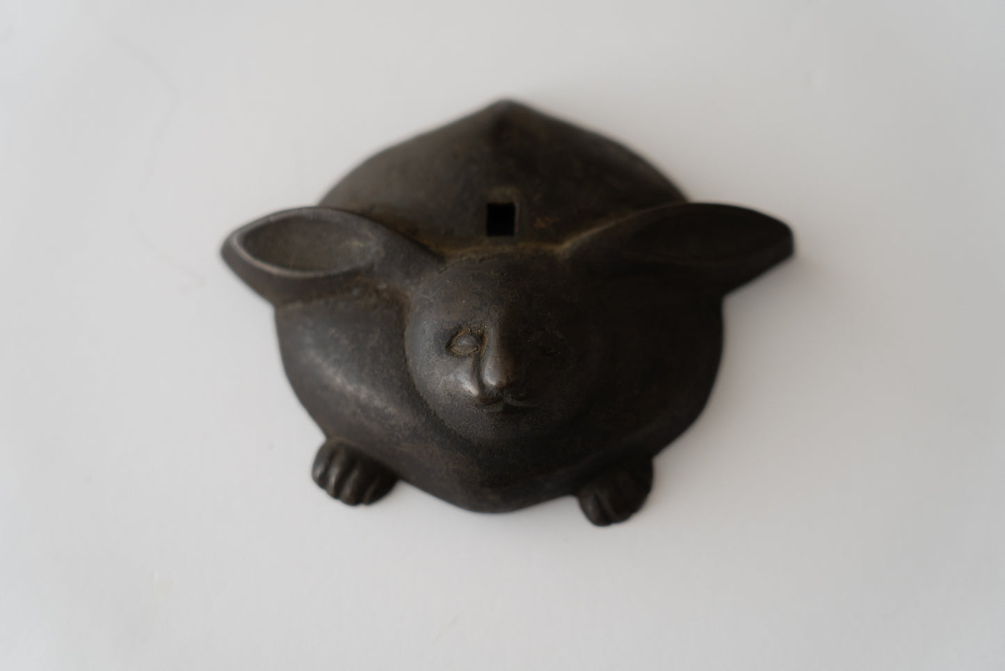 Rabbit Nailhead Cover