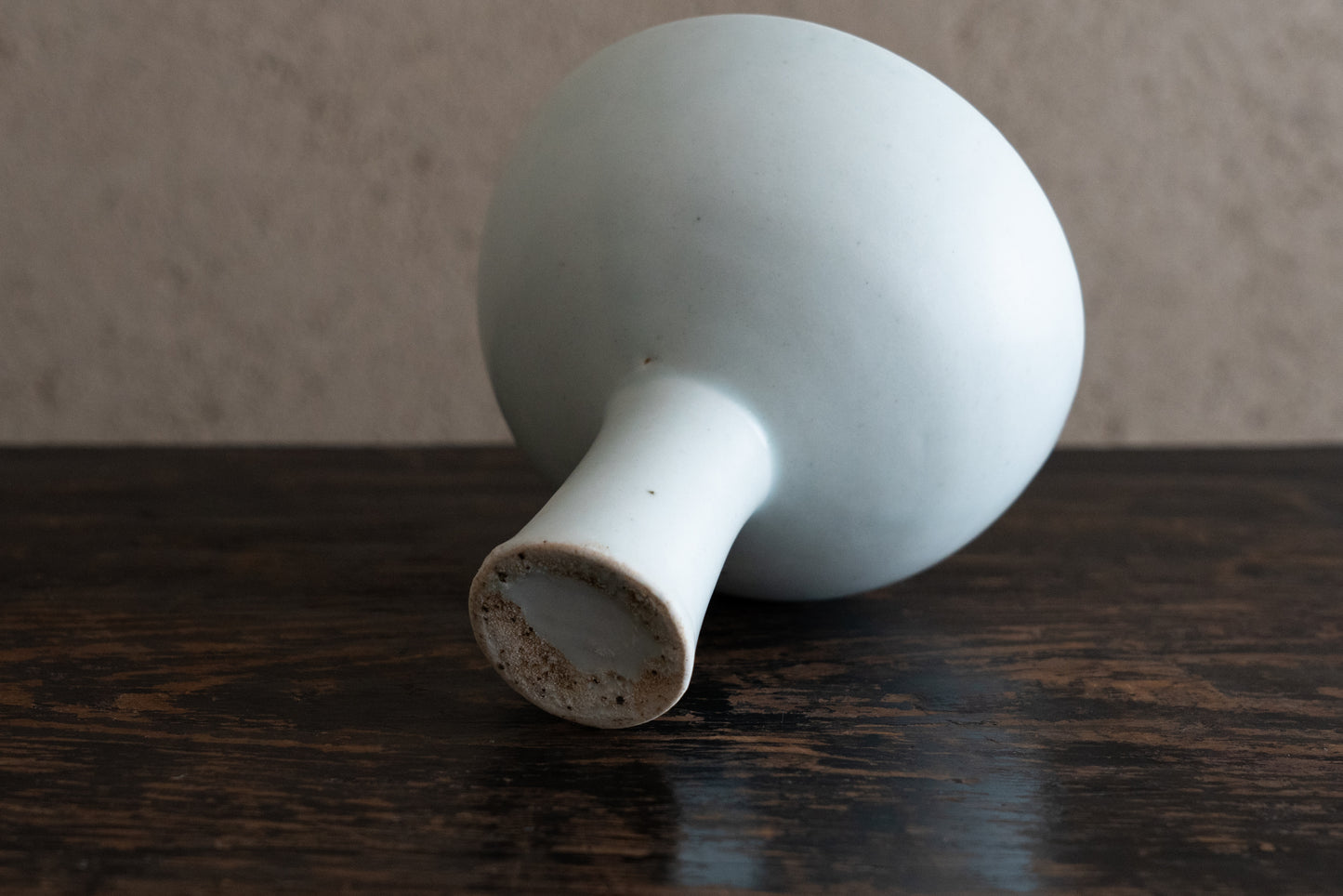 Joseon White Porcelain Stemmed Bowl (Horse Cup)