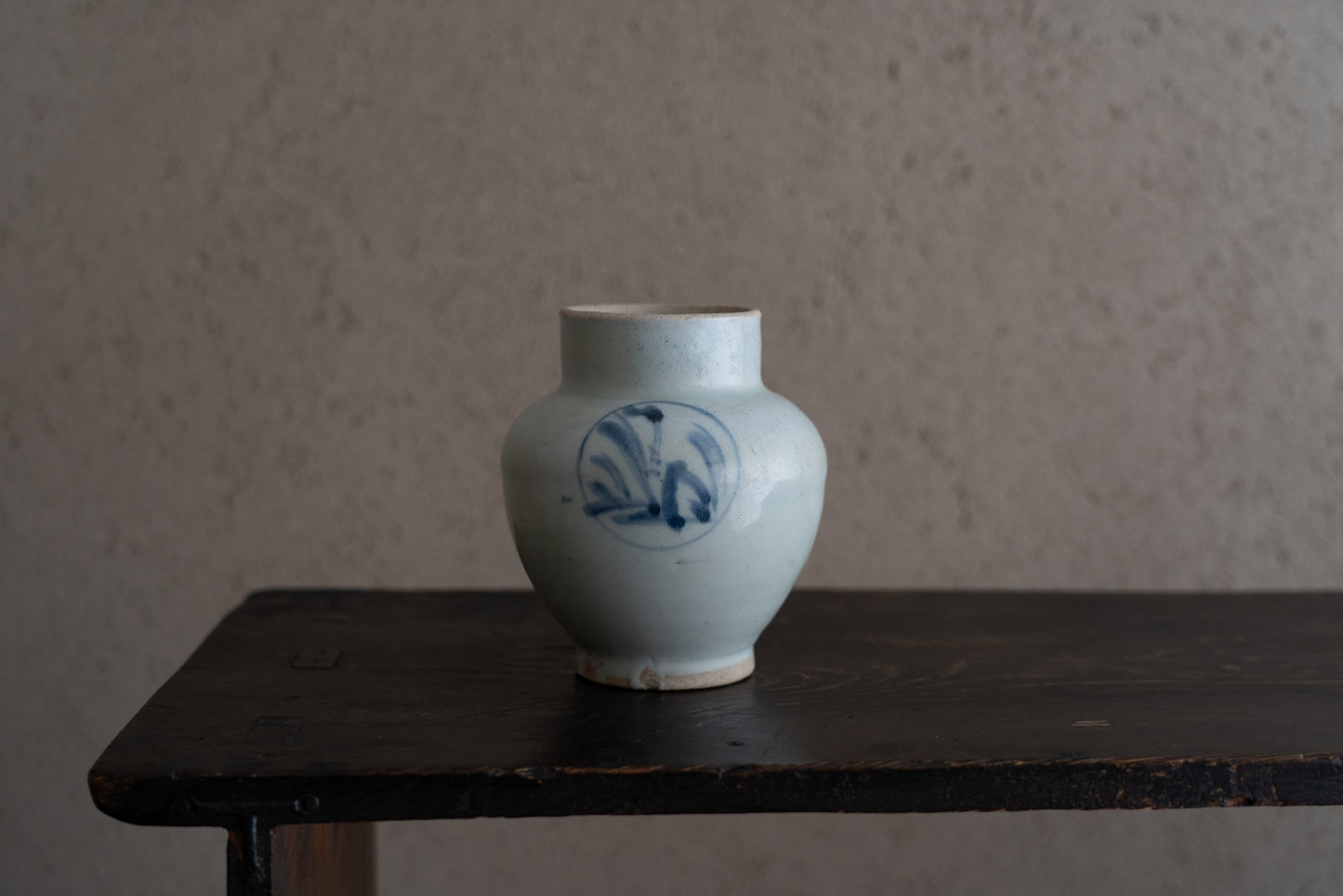 Early Imari jar with floral motif