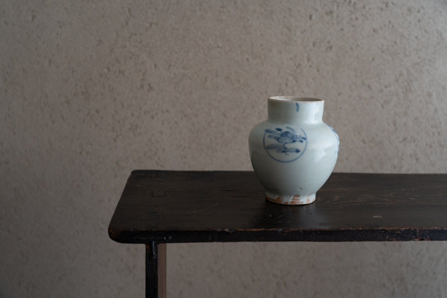 Early Imari jar with floral motif