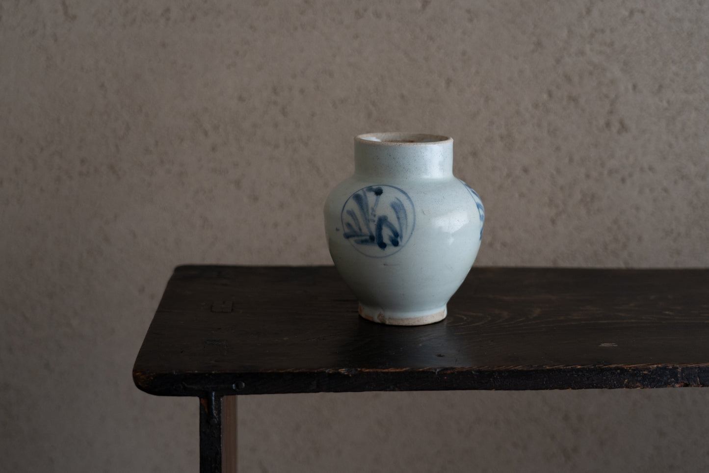 Early Imari jar with floral motif