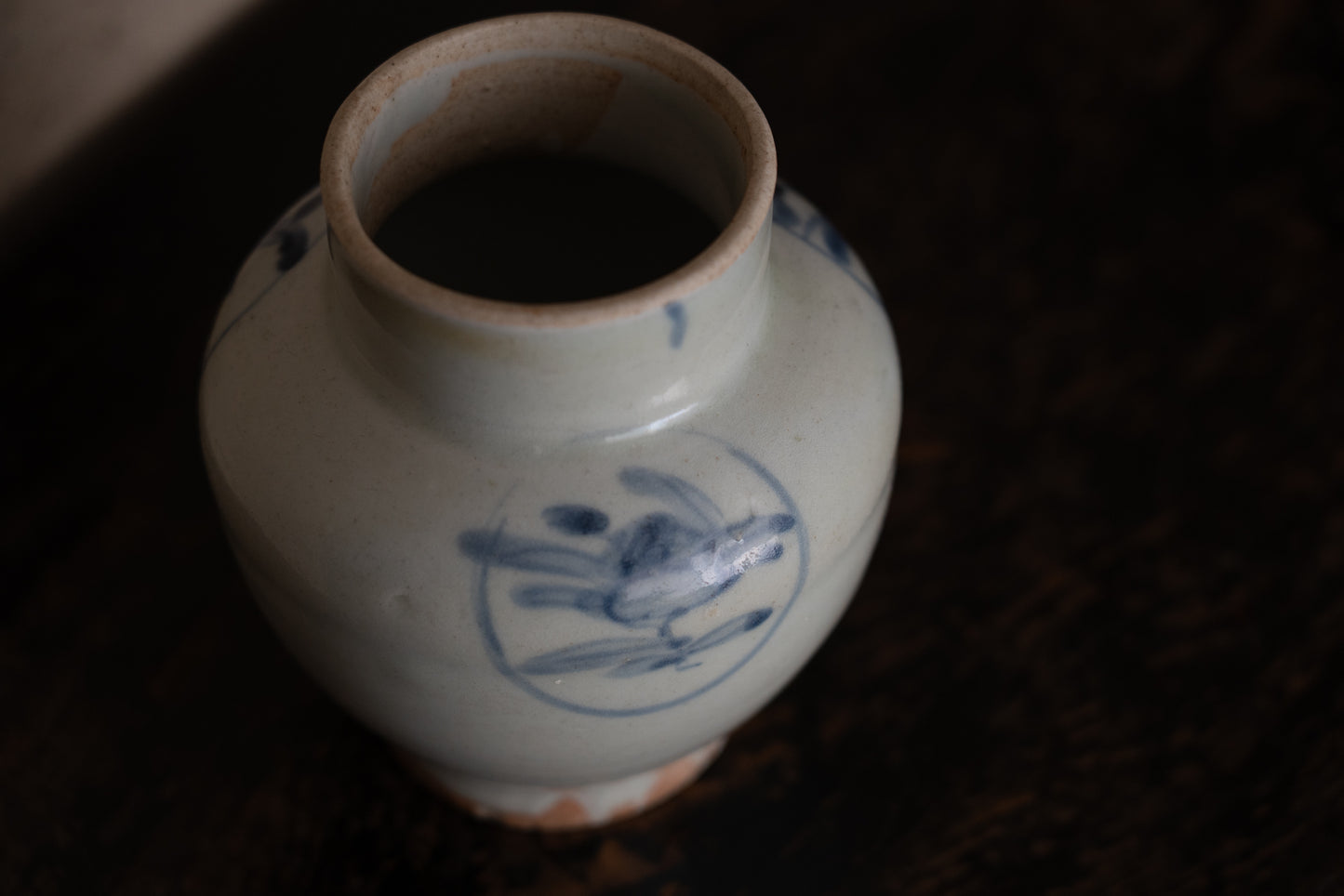 Early Imari jar with floral motif