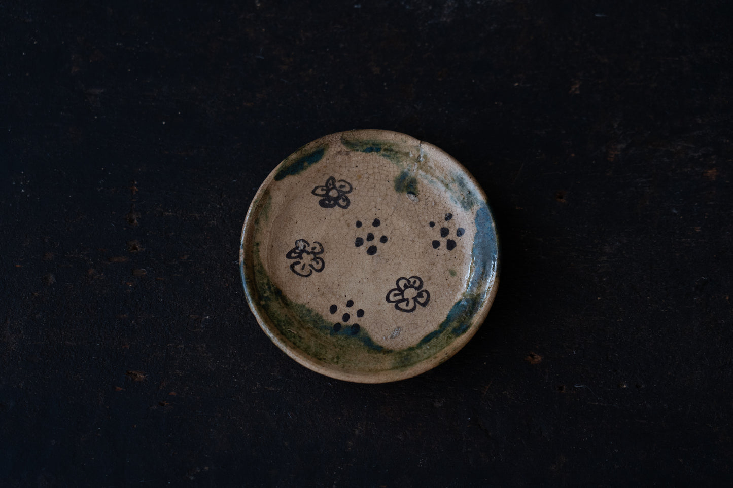 A set of the Oribe plates with selected design