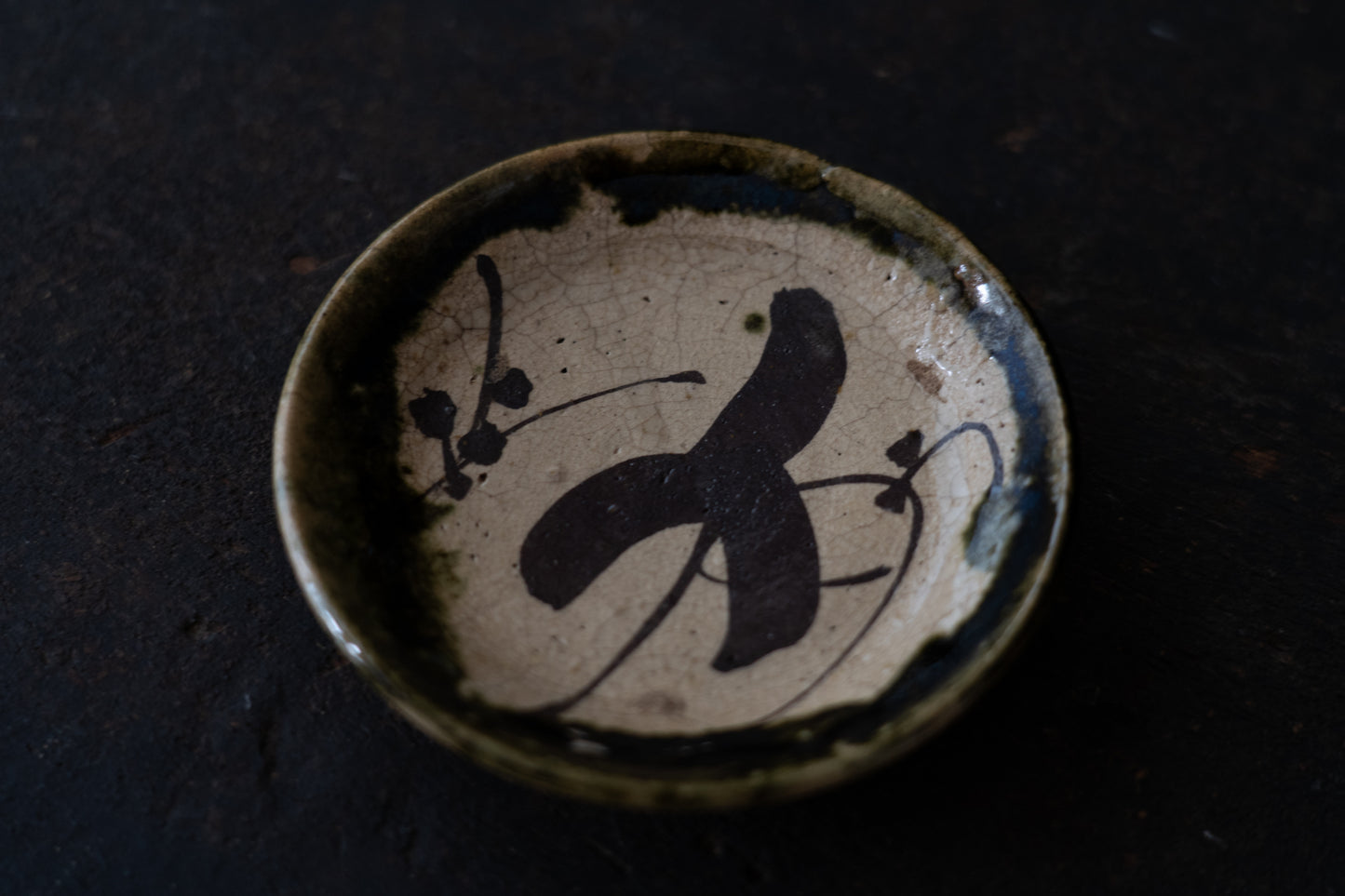 A set of the Oribe plates with selected design