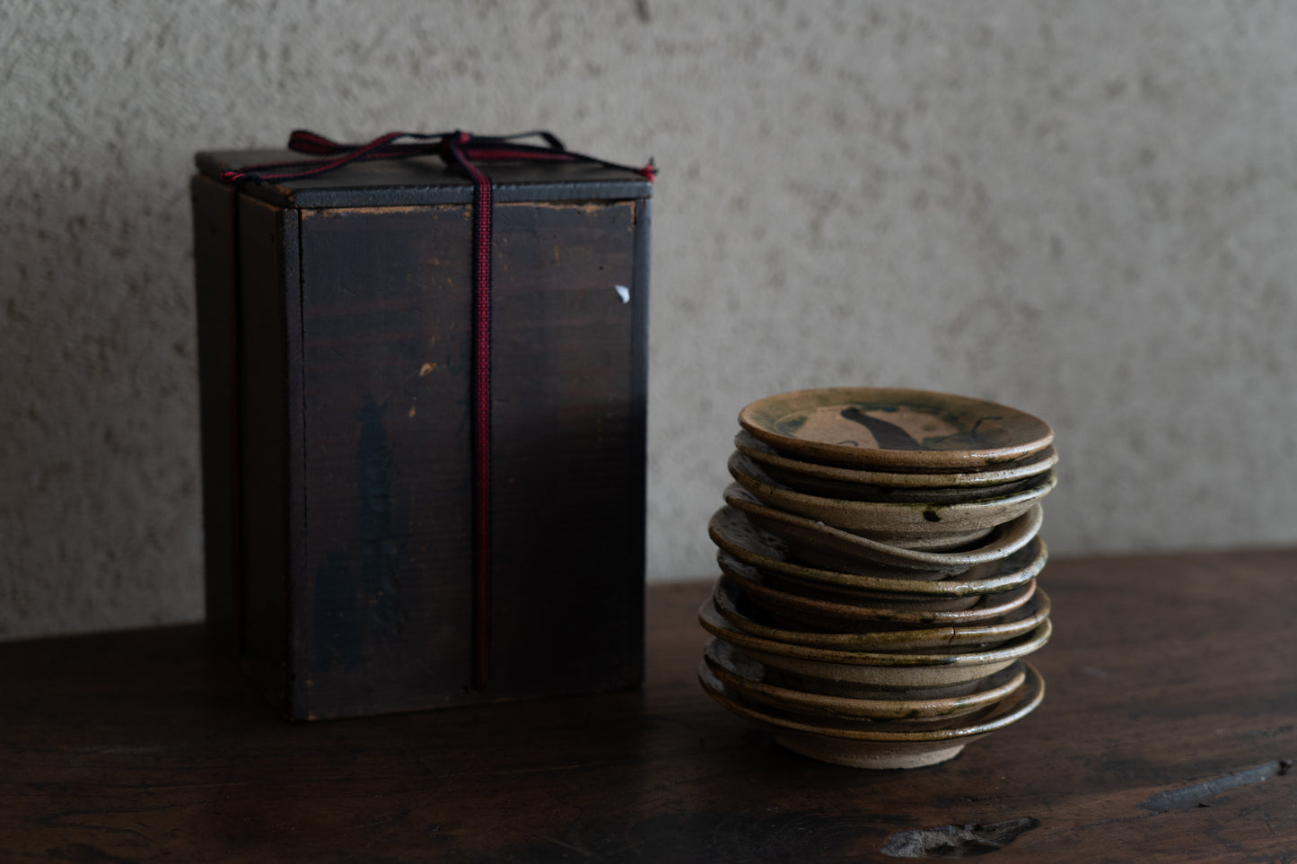 A set of the Oribe plates with selected design