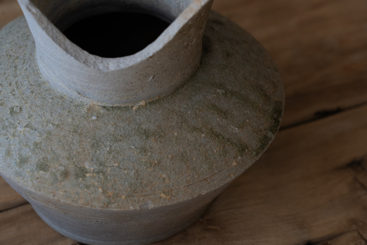 Sanage ash-glazed vase