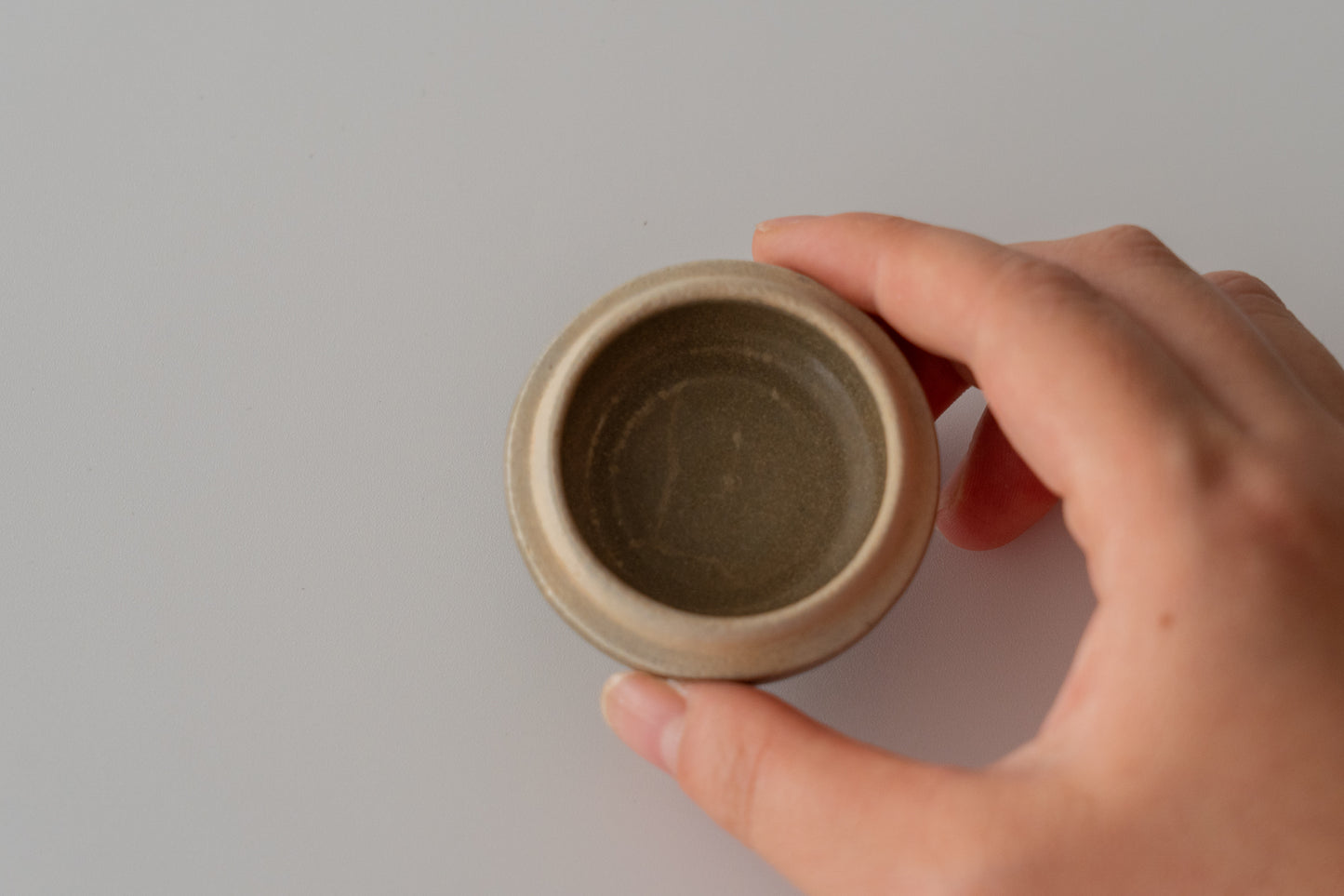 Small covered box, Celadon with inlaid paired cranes design