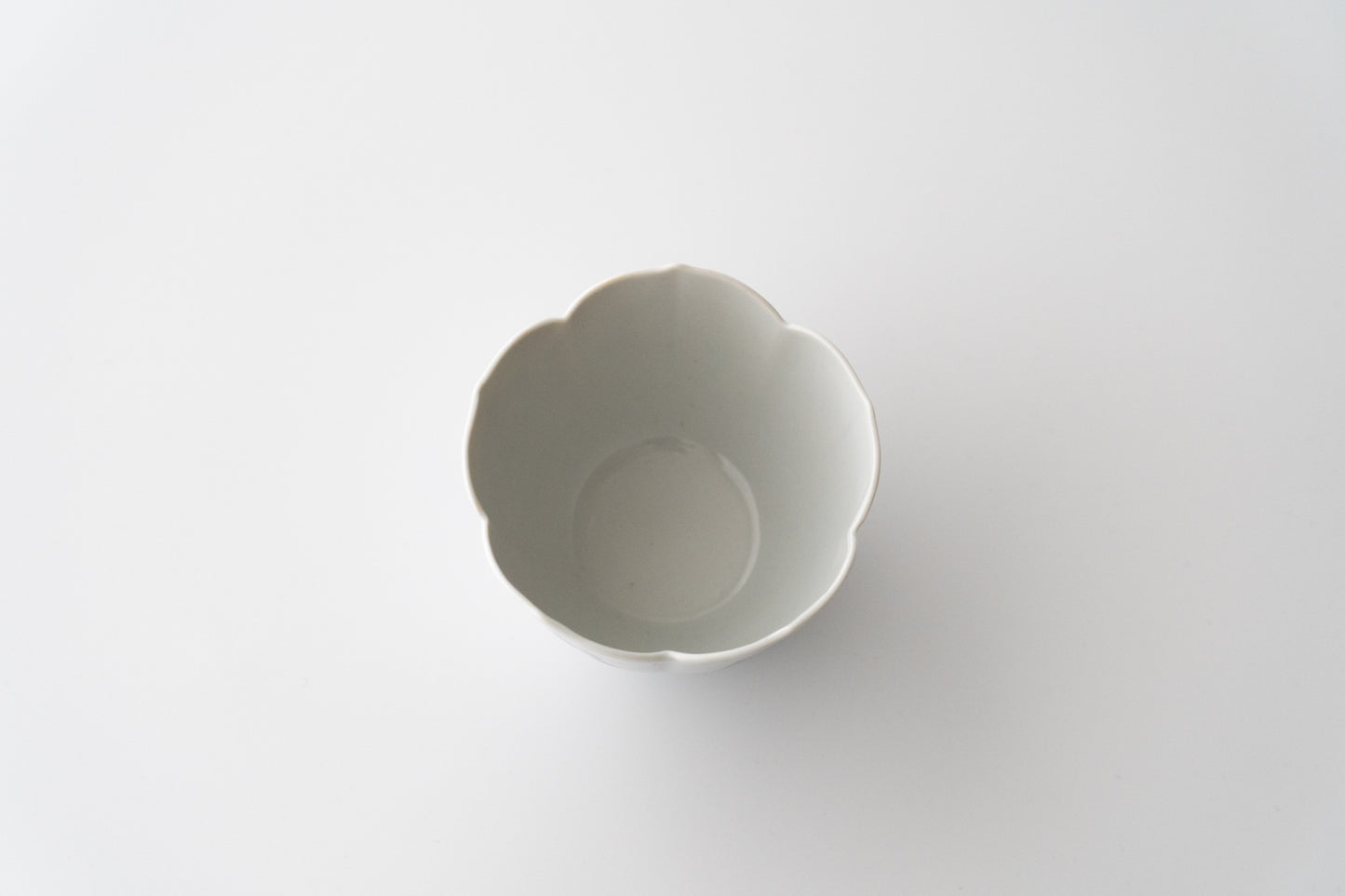 Sake cup with flower design, Imari ware in Kakiemon style