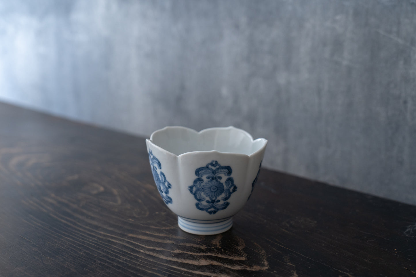 Sake cup with flower design, Imari ware in Kakiemon style
