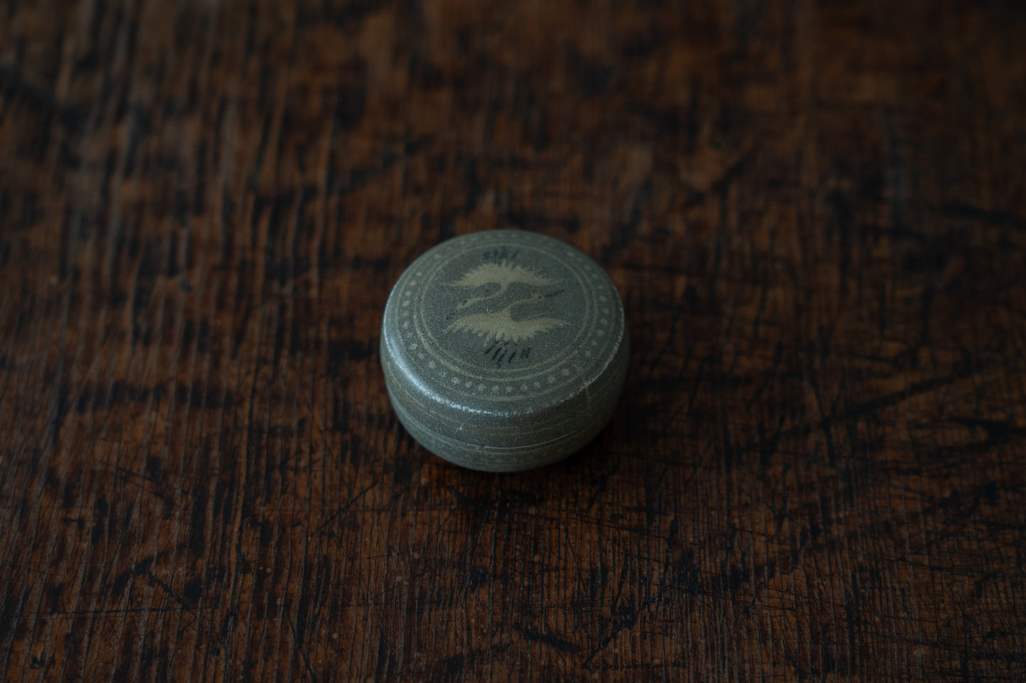 Small covered box, Celadon with inlaid paired cranes design