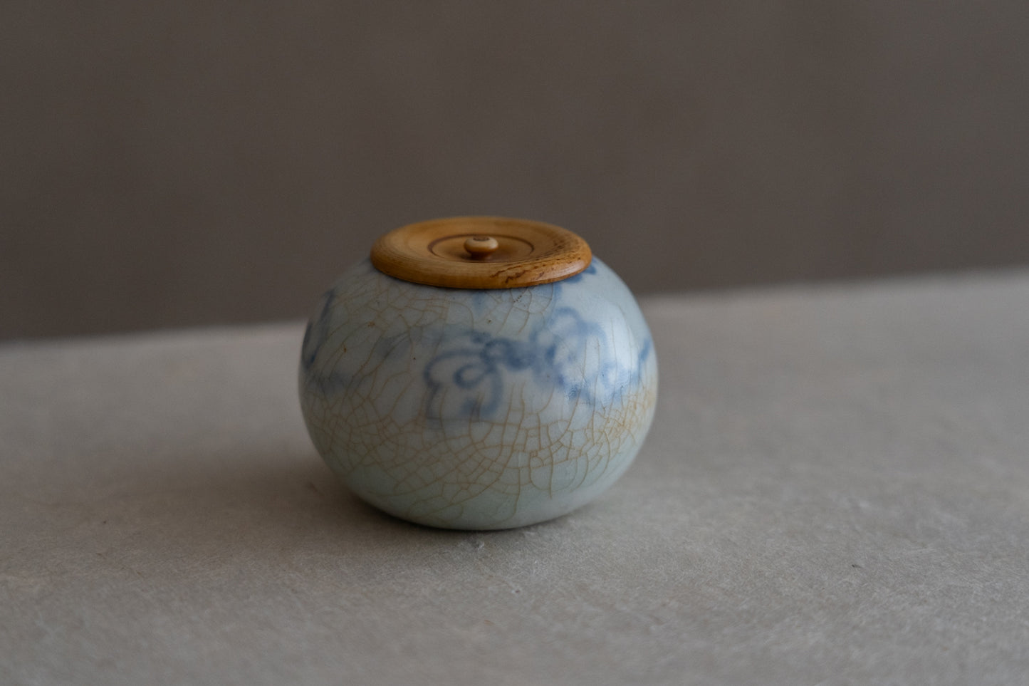 Joseon tea container with a treasure design, Blue and white porcelain