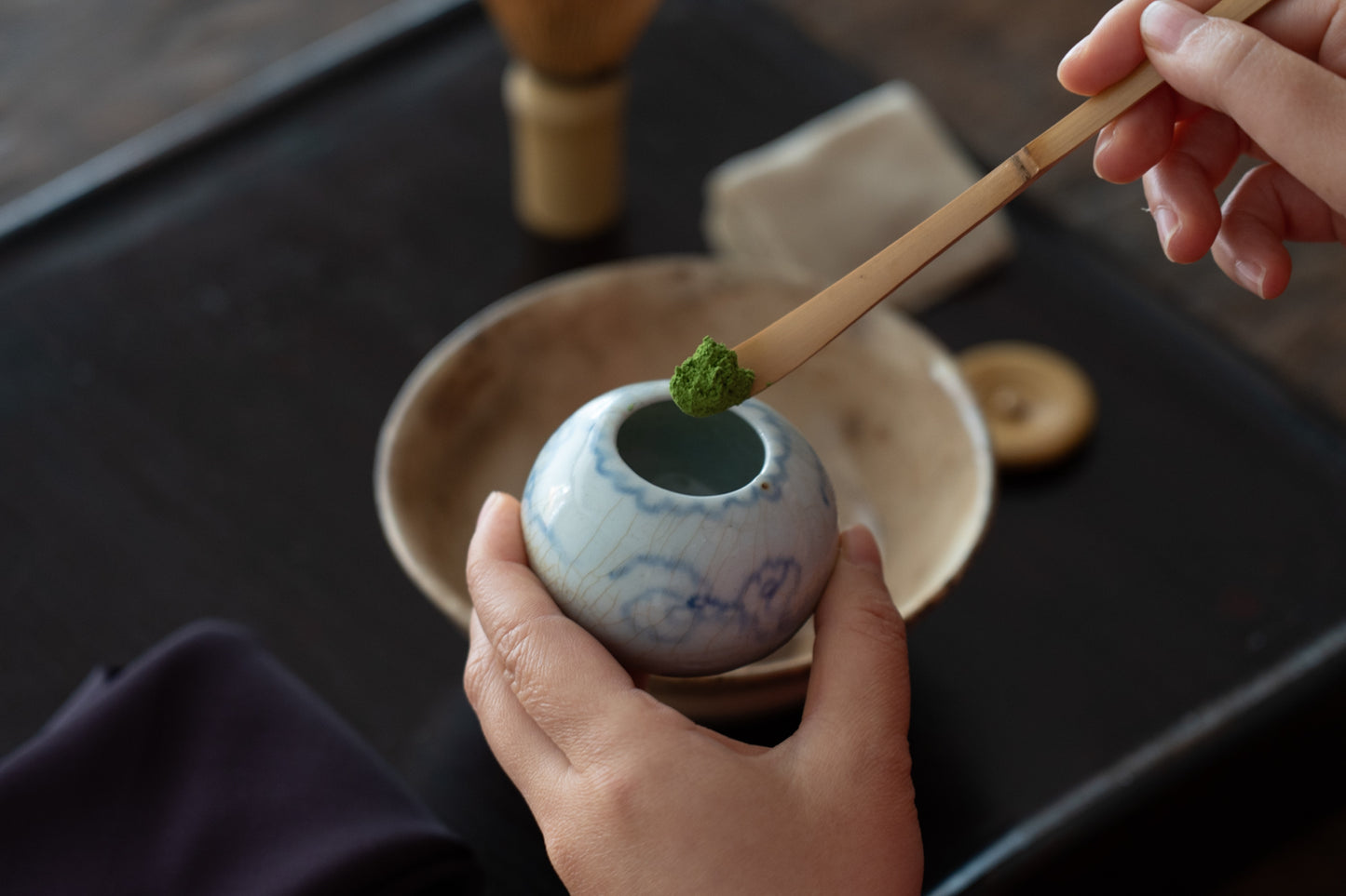 Joseon tea container with a treasure design, Blue and white porcelain