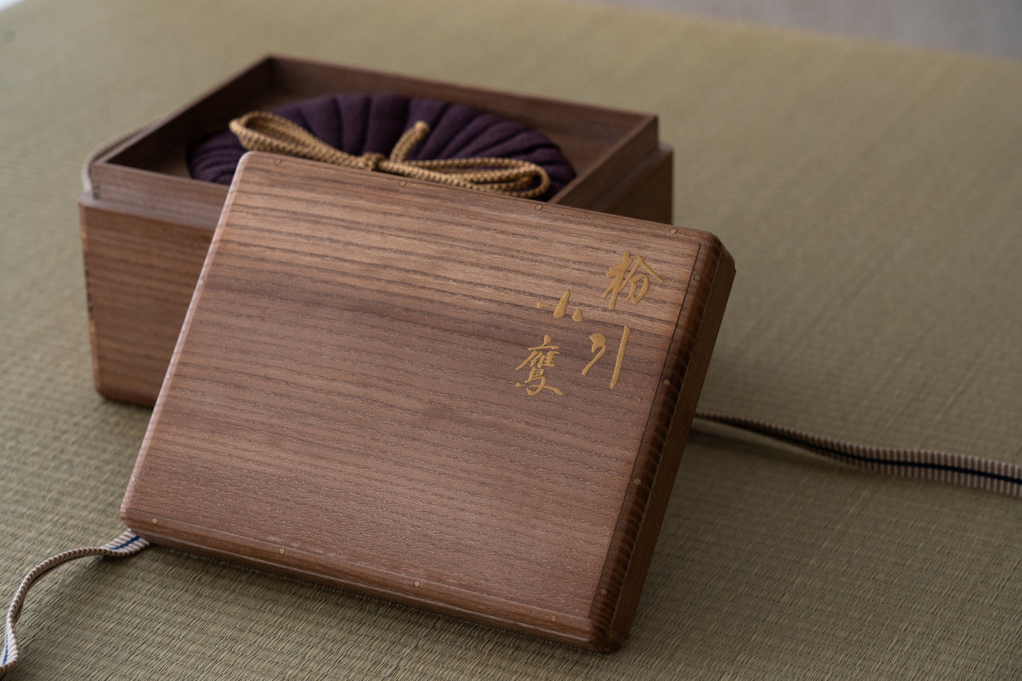 带边缘的 Kohiki 茶碗