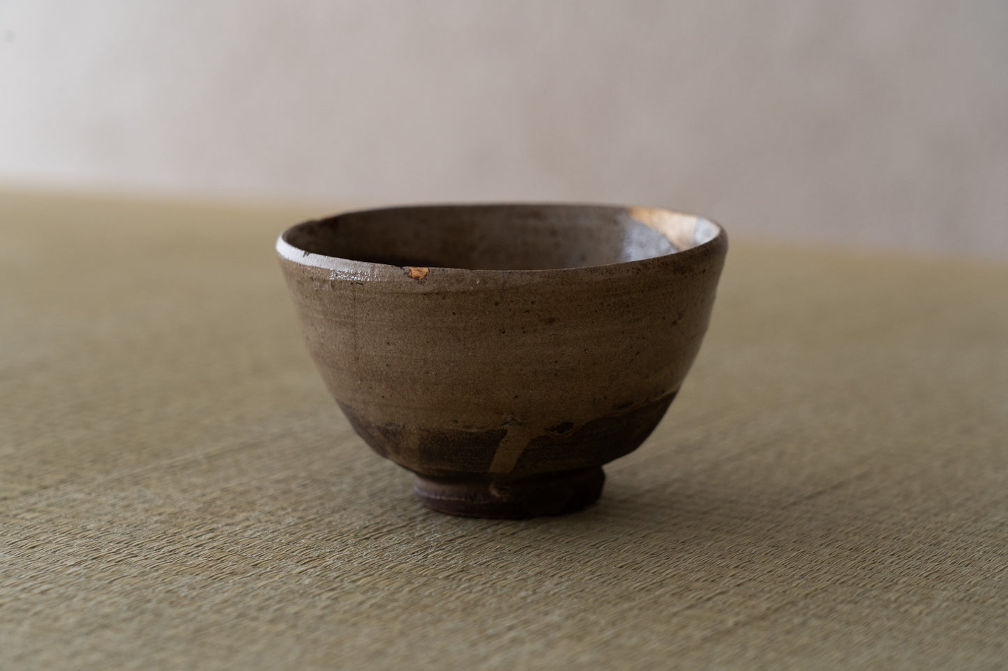 Old Karatsu tea bowl "Zangetsu"