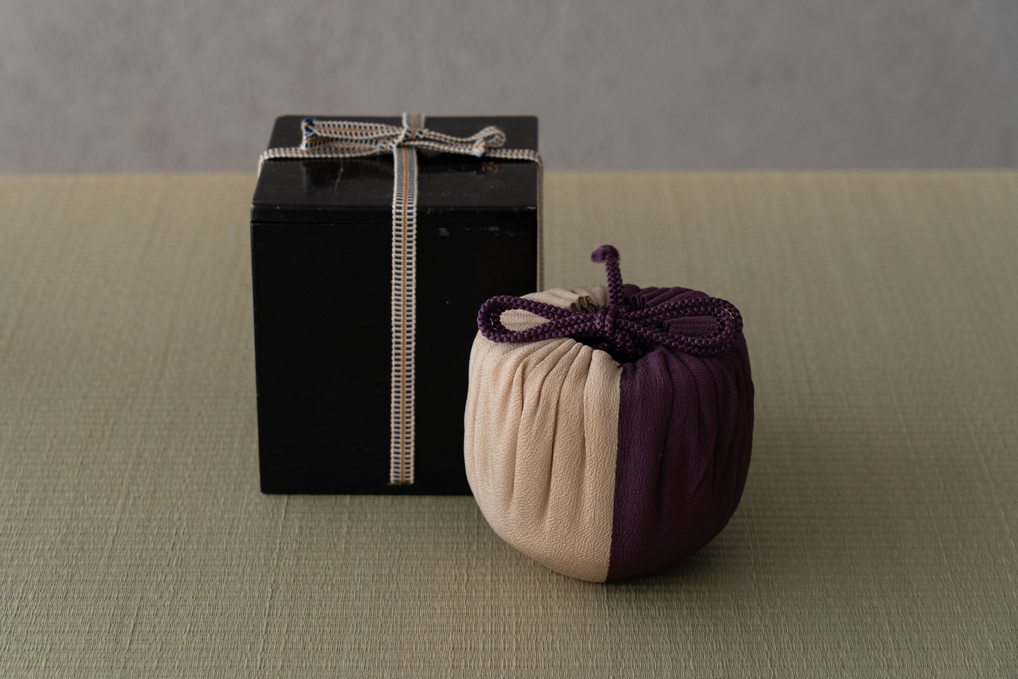 高取掛分筒茶碗