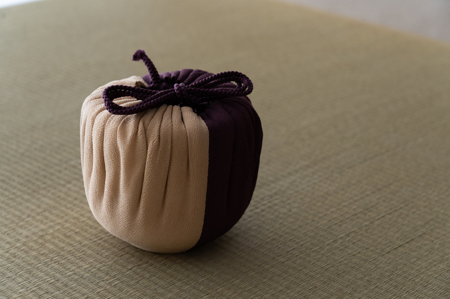 高取掛分筒茶碗