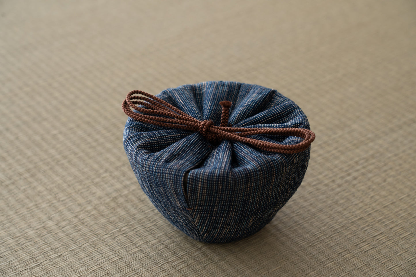 Old Karatsu tea bowl "Zangetsu"