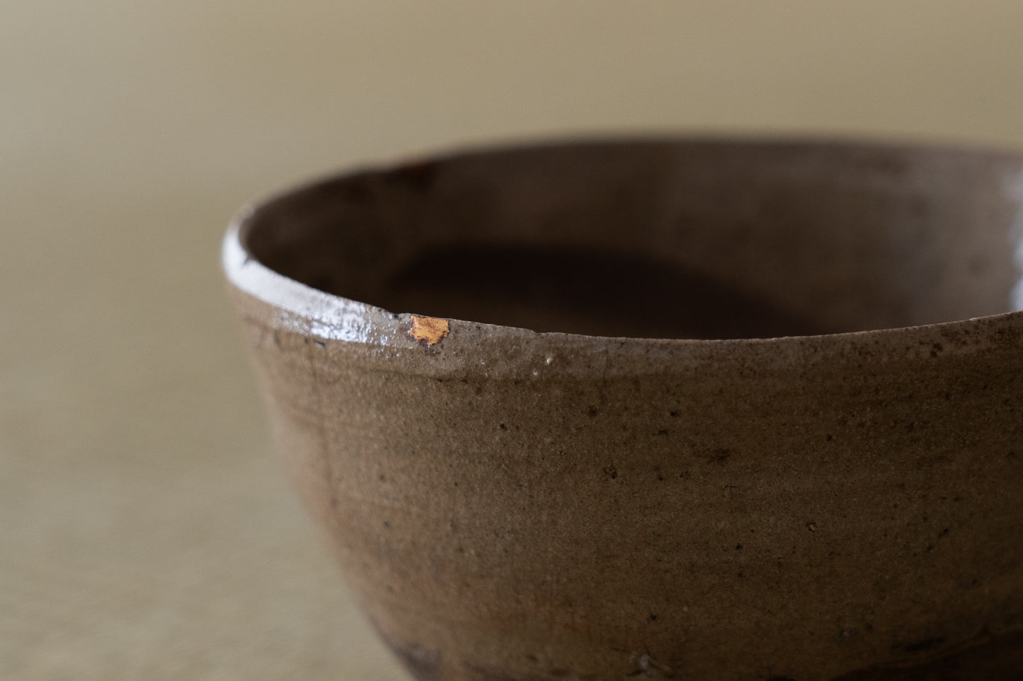 Old Karatsu tea bowl "Zangetsu"