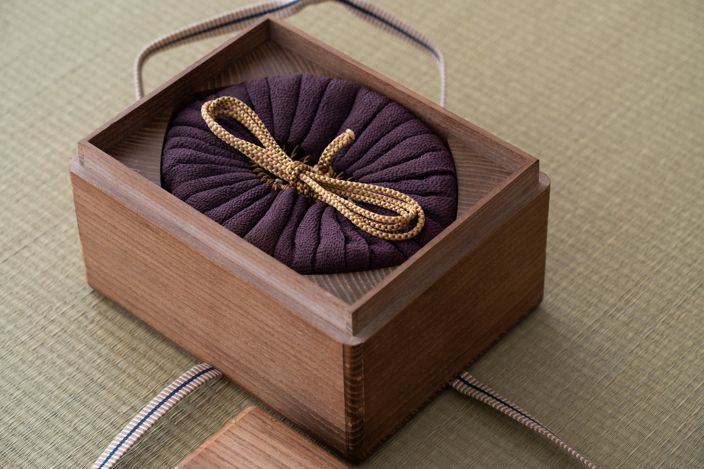 带边缘的 Kohiki 茶碗