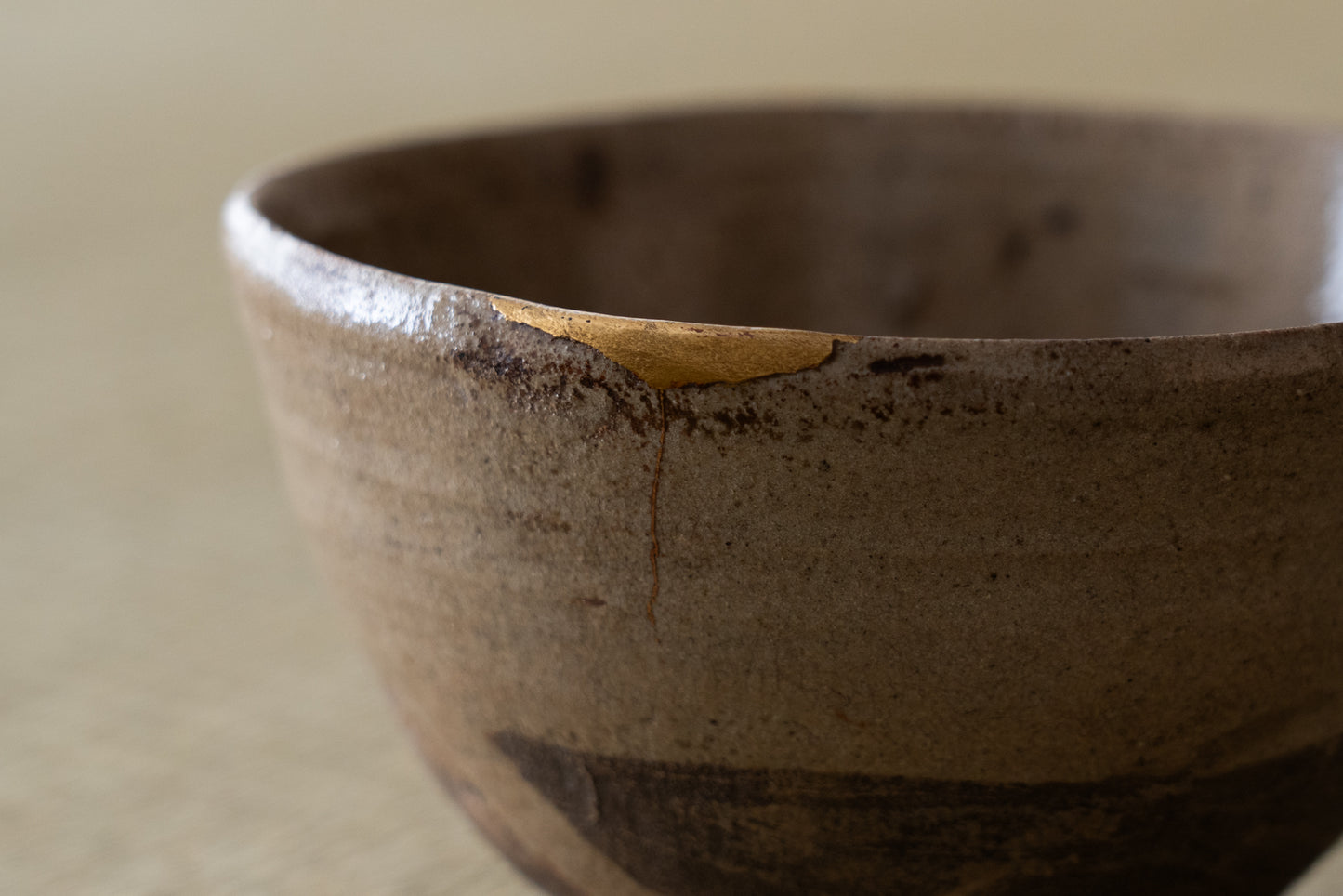 Old Karatsu tea bowl "Zangetsu"