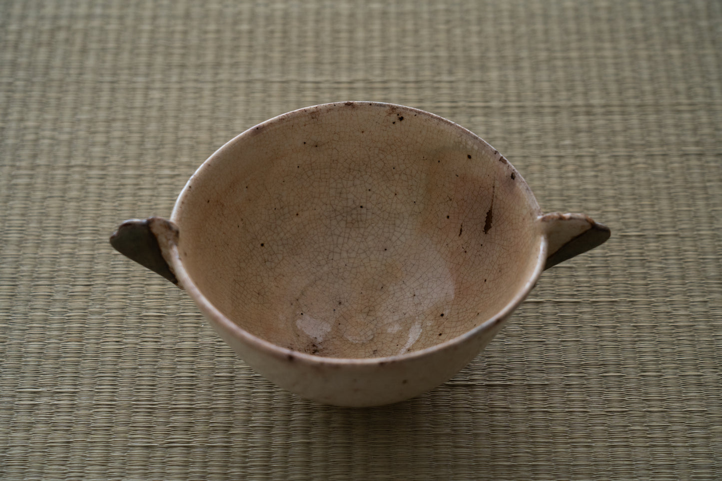 带边缘的 Kohiki 茶碗