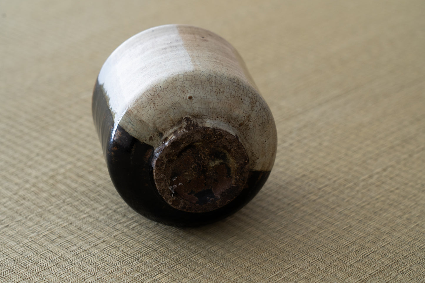 高取掛分筒茶碗