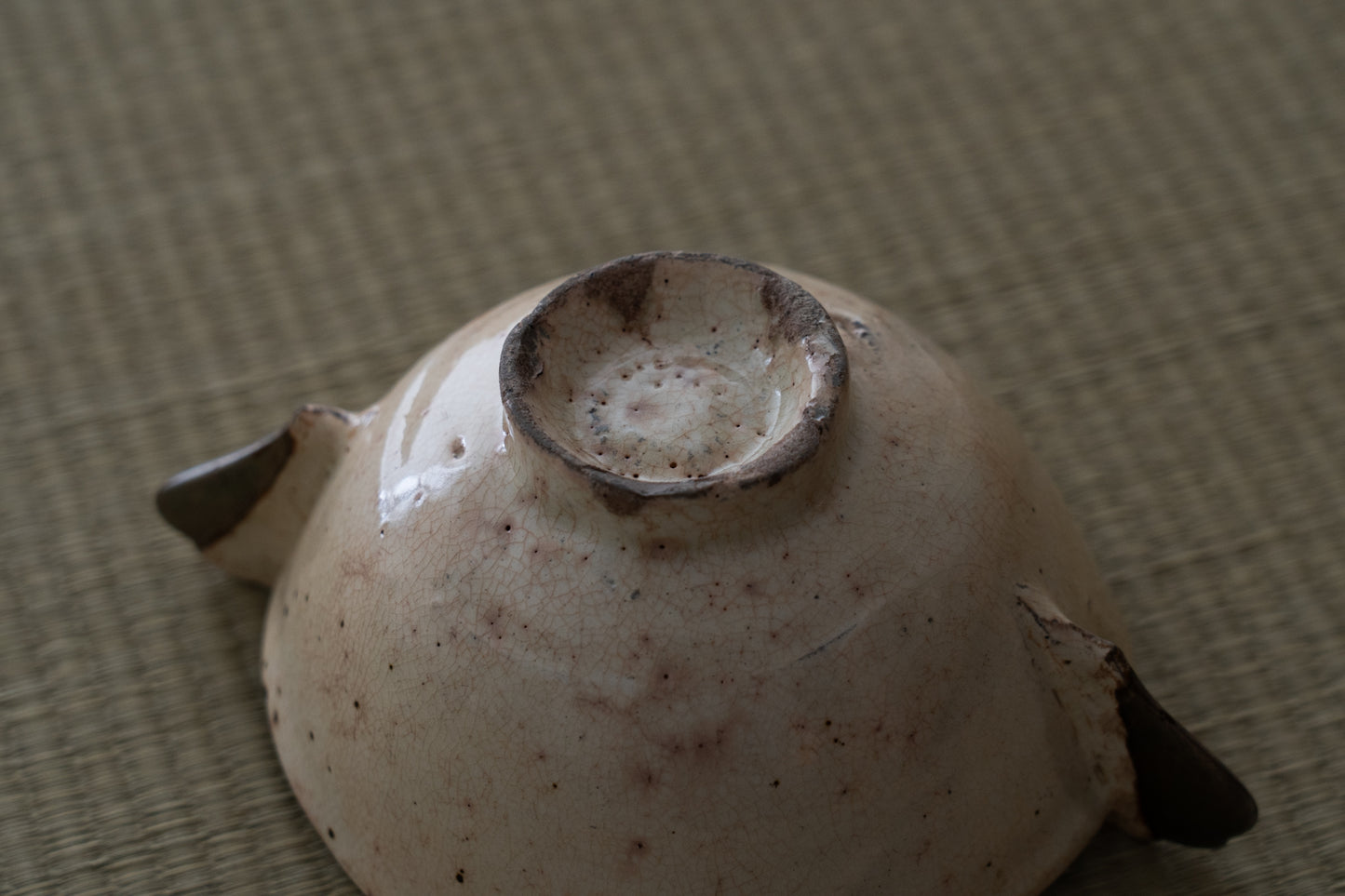 带边缘的 Kohiki 茶碗