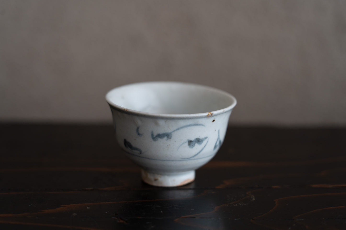 Sake cup with arabesque, Early Imari ware