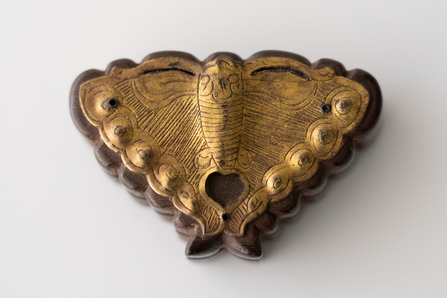Butterfly shaped fittings incense container from wrapper of buddhist scripture Jingoji Issai-kyo