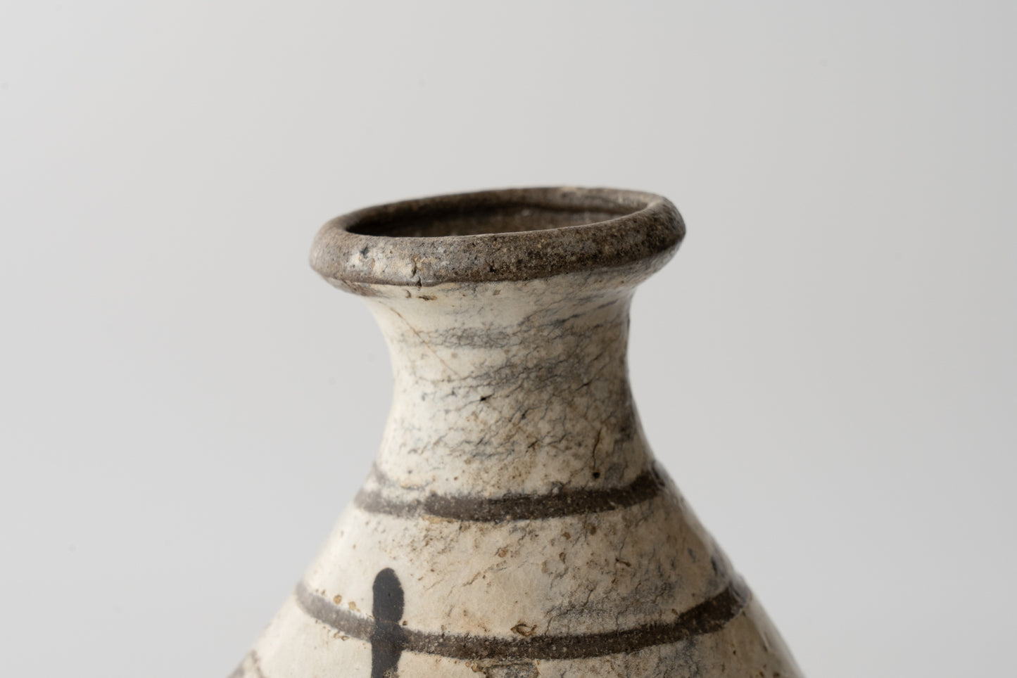 Sake bottle with iron painting from Mt. Gyeryongsan kiln