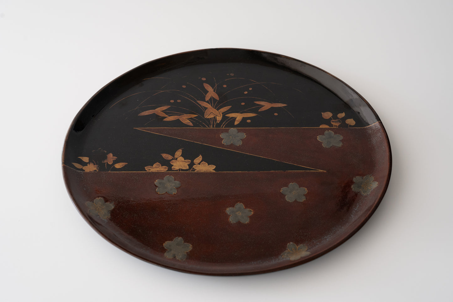 Makie tray with cherry blossom pattern