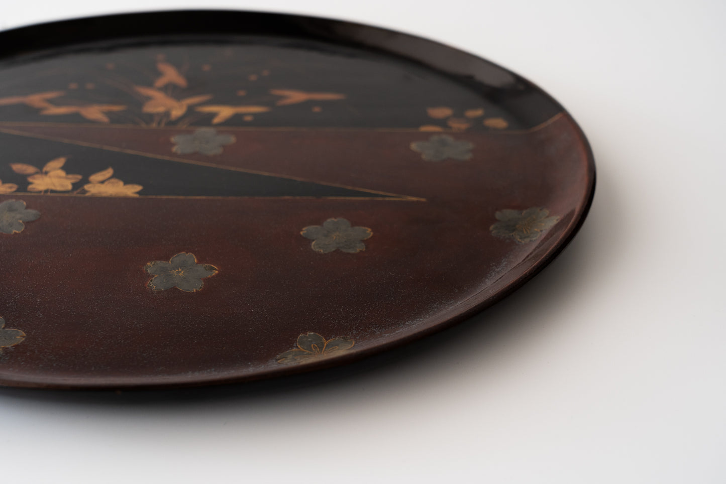 Makie tray with cherry blossom pattern