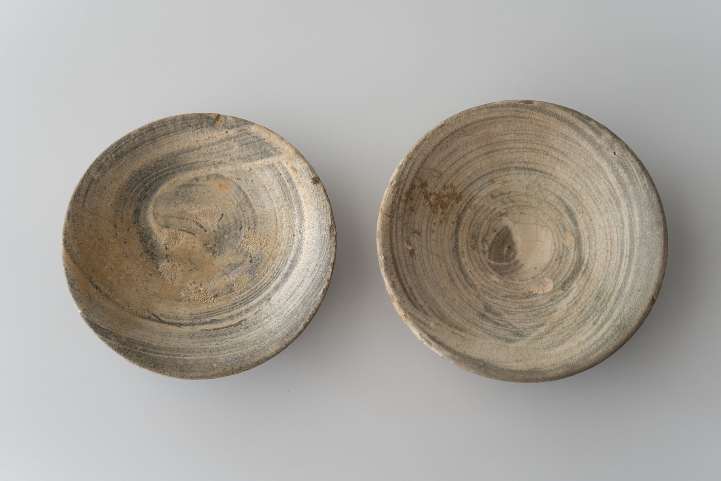 A set of two plates with brush pattern, Buncheong ware