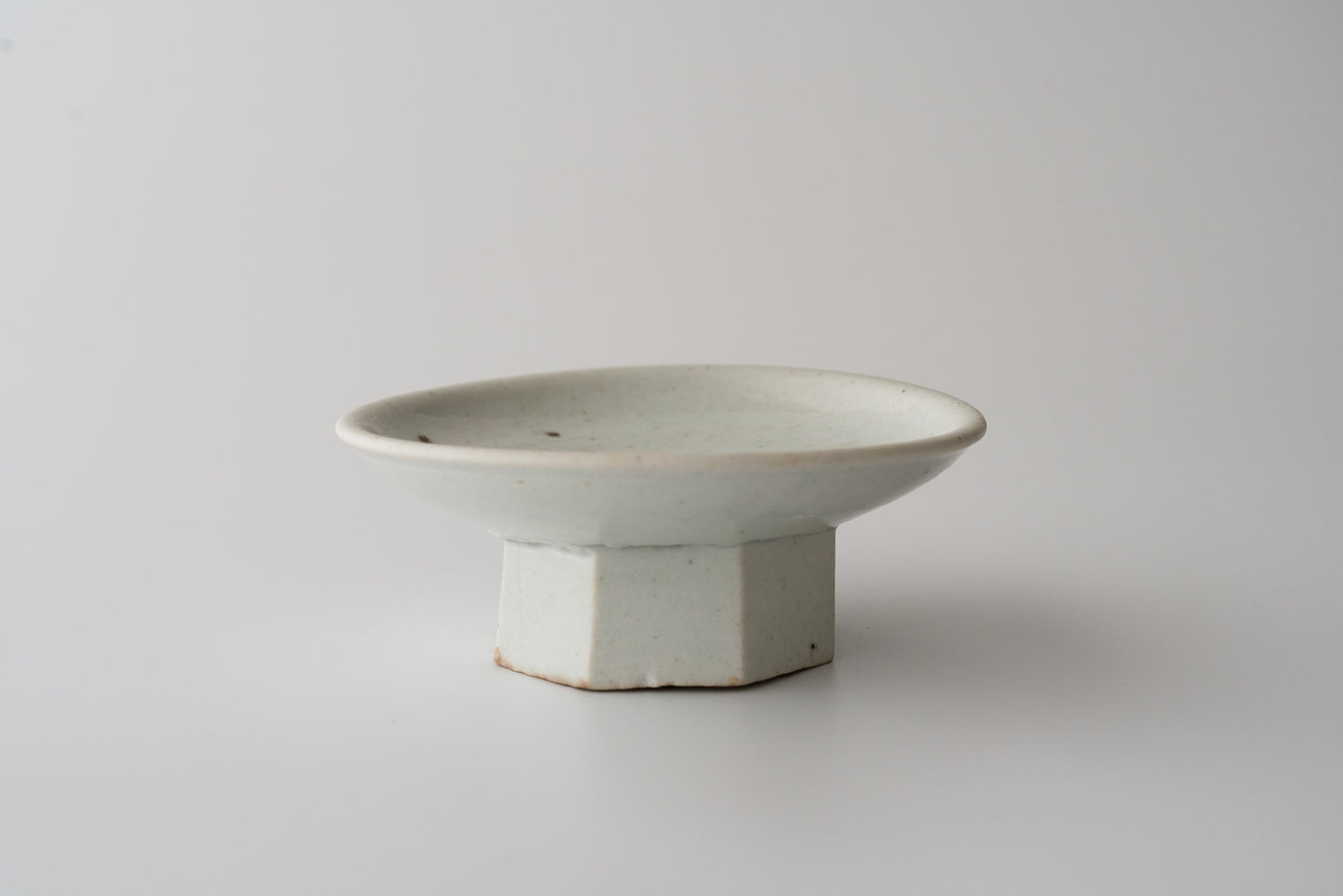 Joseon white porcelain bowl with chamfered base