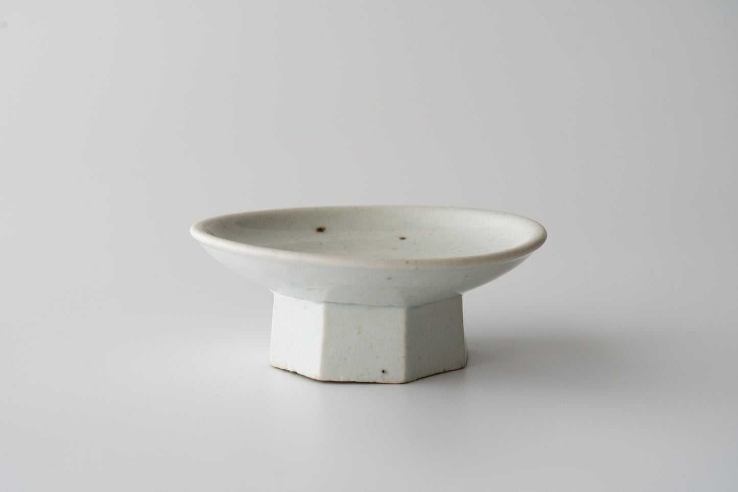 Joseon white porcelain bowl with chamfered base