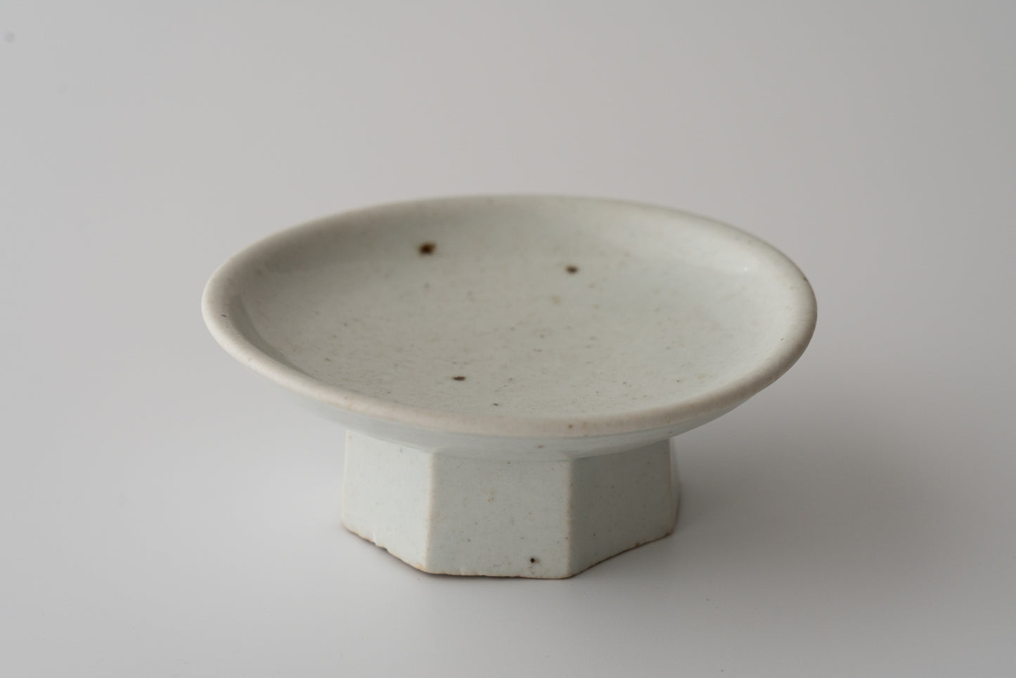 Joseon white porcelain bowl with chamfered base