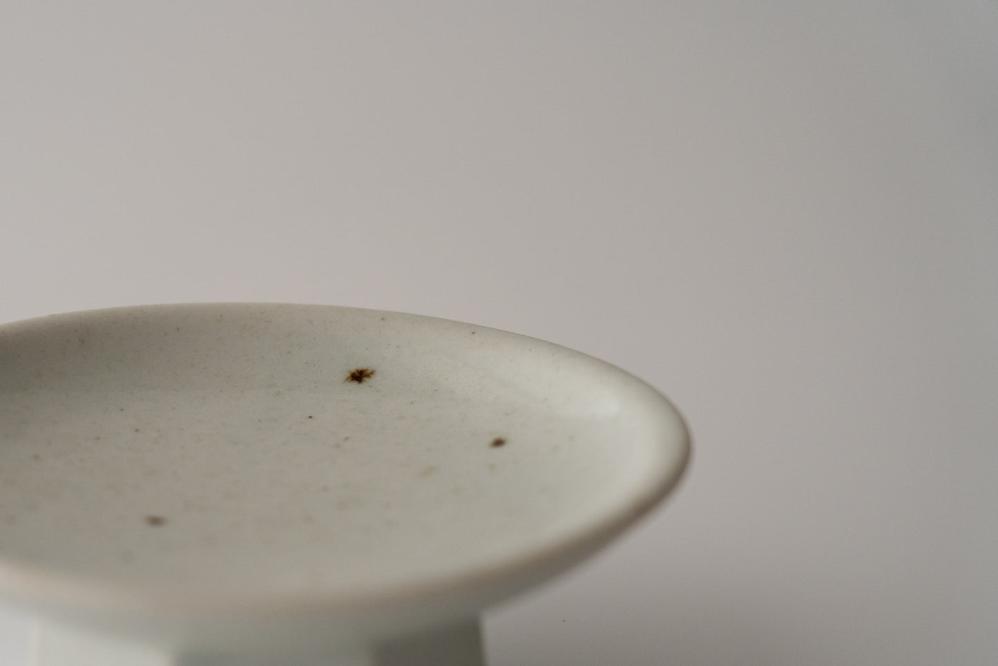 Joseon white porcelain bowl with chamfered base